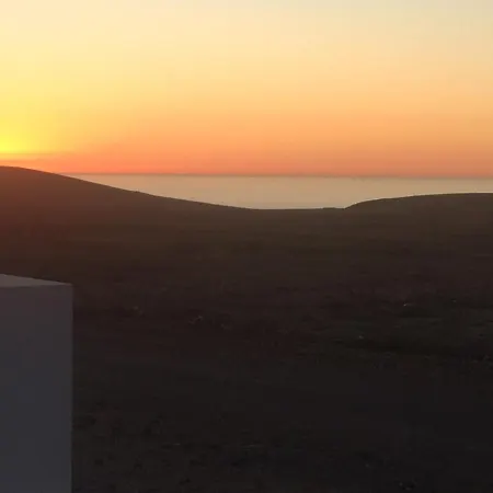 Sunset Studio, * טינדאיה